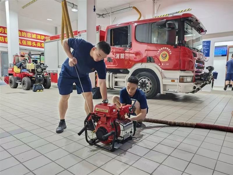 台风“竹节草”逼近，上海消防进入紧急战备，全面做好应急救援准备
