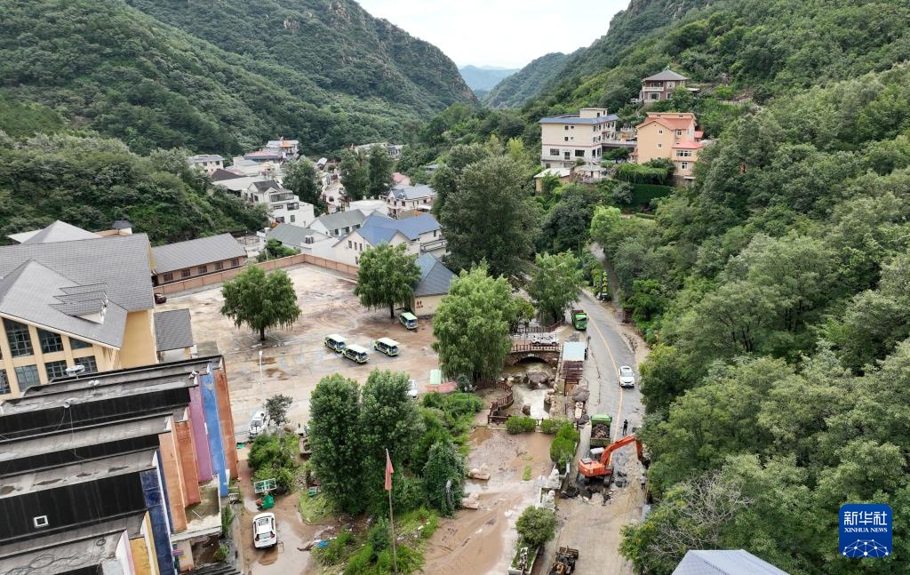 天津：山洪退去 抢修抢险