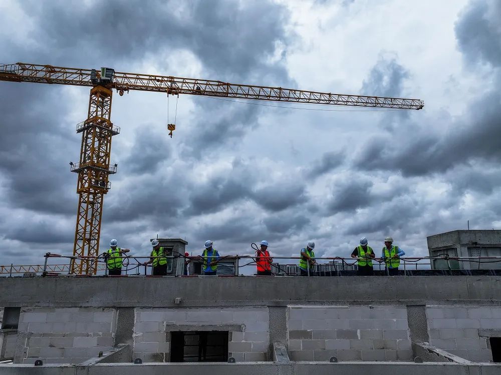 “竹节草”傍晚前后登陆上海！地铁发布运营信息，暴雨预警更新为橙色