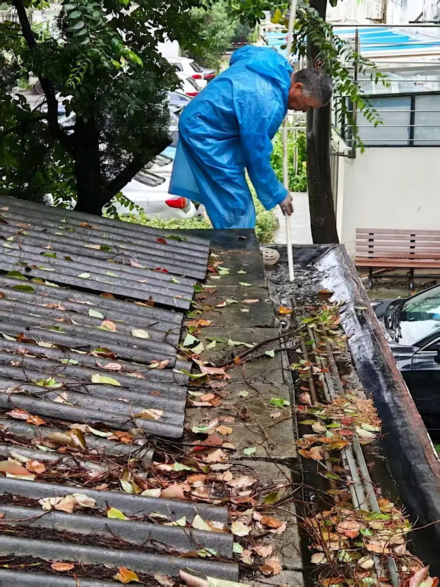 上海列车大面积晚点、停运！G40沪陕高速长江大桥封闭！警惕，上海今夜将风雨再起