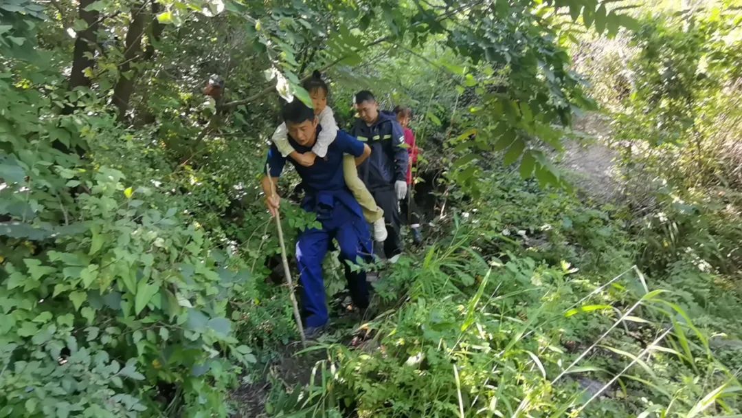 北京消防突击进入三个被困村！解救数十位被困人员！