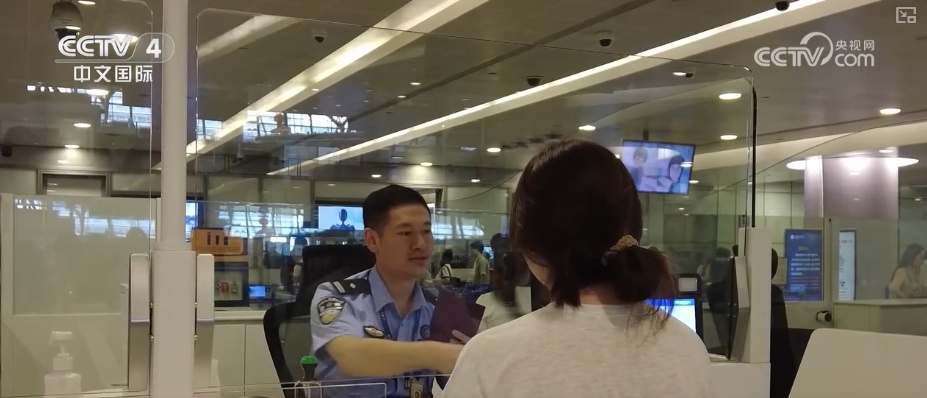 “全国通办”“网上办”“含金量”……多维度透视移民管理发展新成就