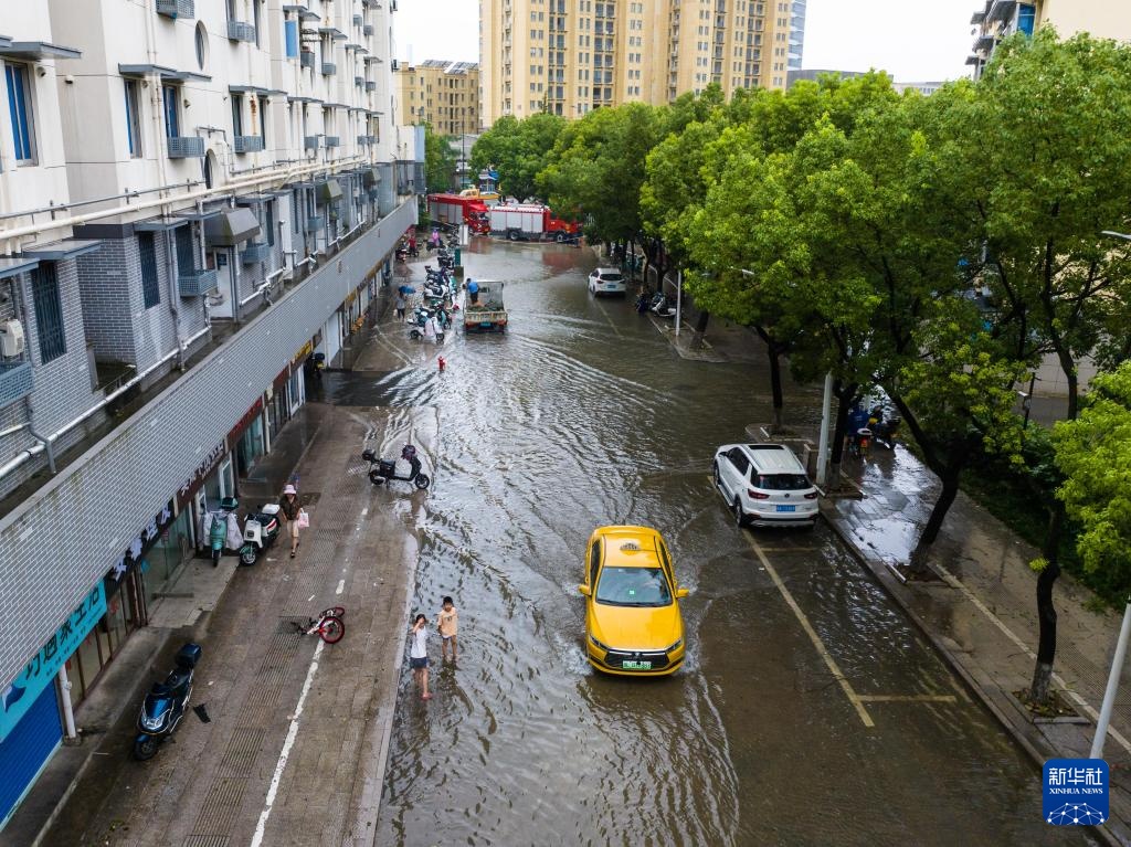 浙江舟山：应对台风“竹节草”