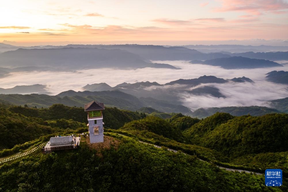 美丽中国丨湖南雪峰山日出云海美景