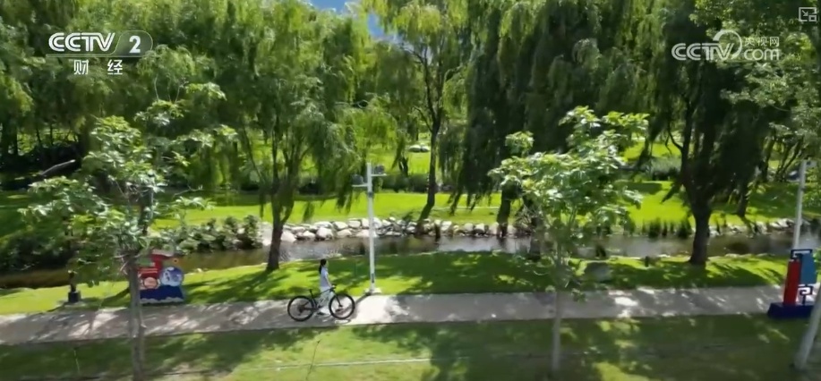 推着自行车上火车、晚上睡觉白天游玩 特色服务让山水之约有了全新打开方式 推着自行车上火车、晚上睡觉白天游玩 特色服务让山水之约有了全新打开方式