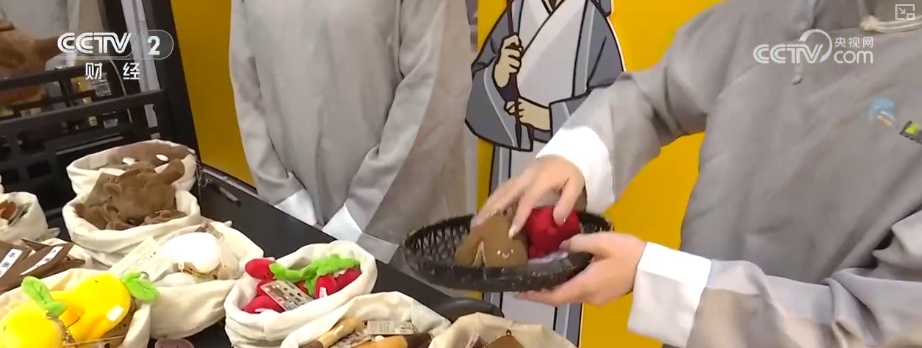 快乐、治愈、陪伴，“潮”出新高度！凭借“文化共鸣+创意表达”中国潮玩走红全球