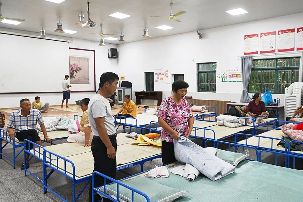 上海转移安置人员28.3万人！多地严阵以待，迎战台风“竹节草”