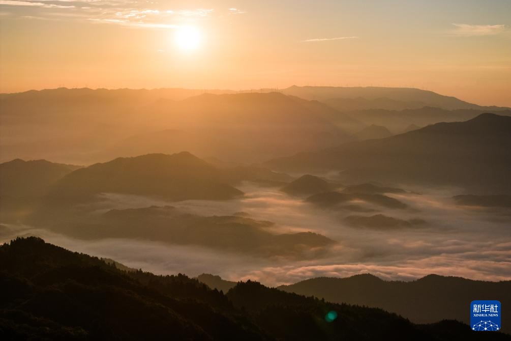 美丽中国丨湖南雪峰山日出云海美景