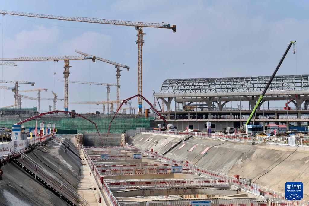 济滨高铁机场隧道贯通 济滨高铁机场隧道贯通