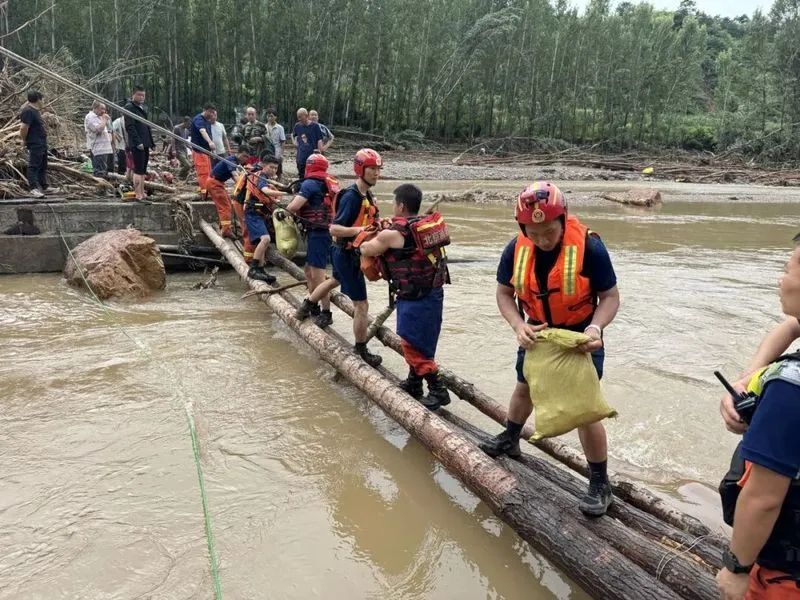 暴雨来袭，遇水架桥！怀柔琉璃庙镇消防救援纪实