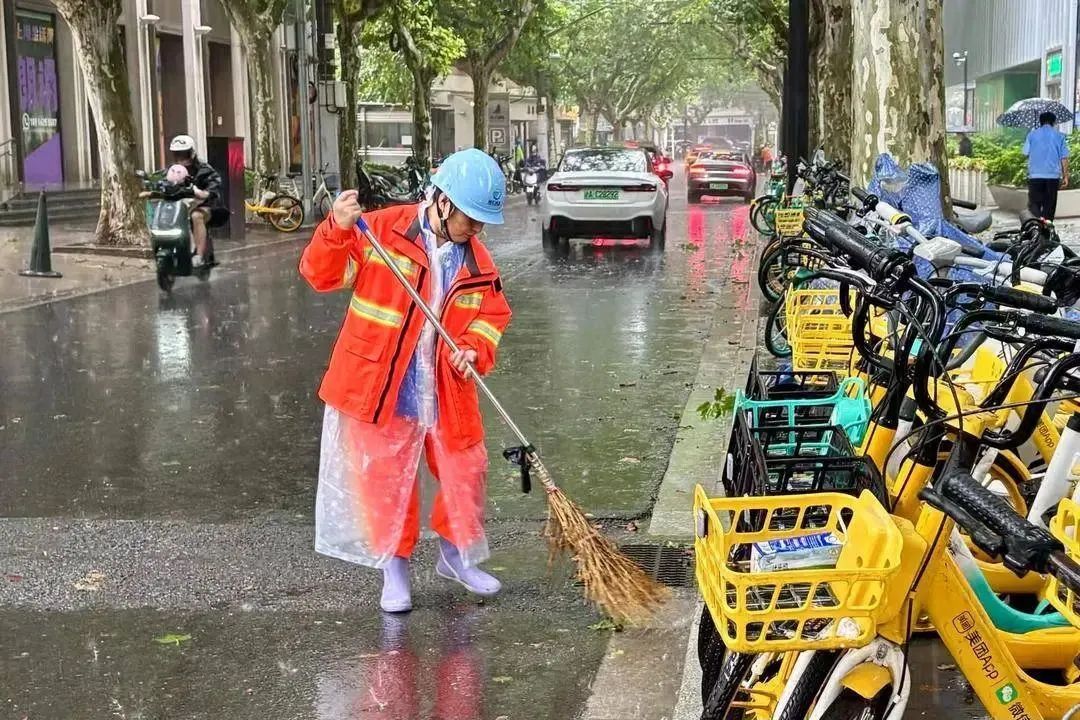 “竹节草”登陆上海时间公布，暴雨预警已升级！上海地铁重要通知：运营调整→