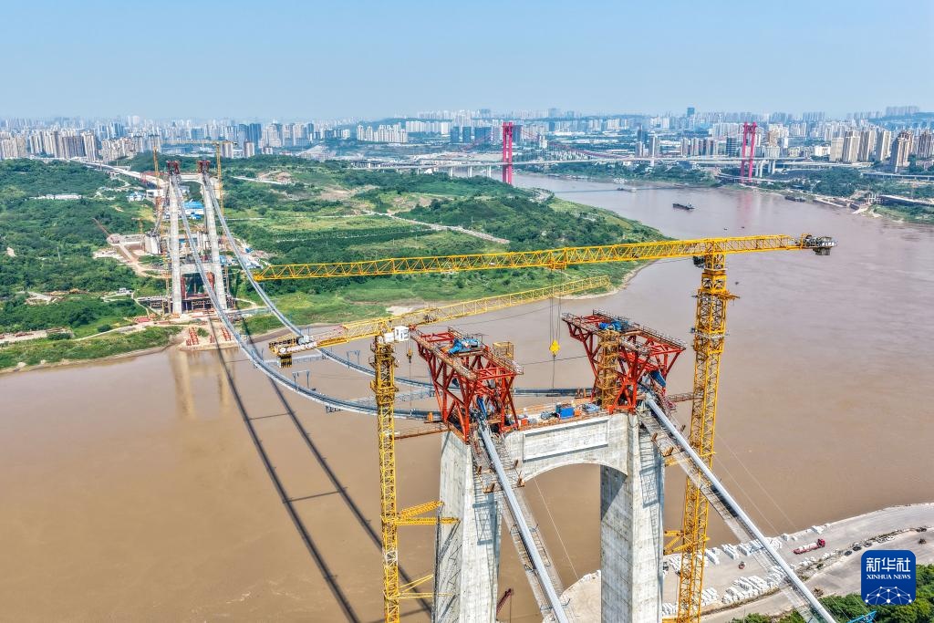 重庆黄桷沱长江大桥主缆架设完成