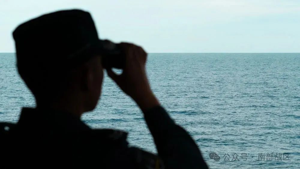 中国海警的守护下，黄岩岛的夏日