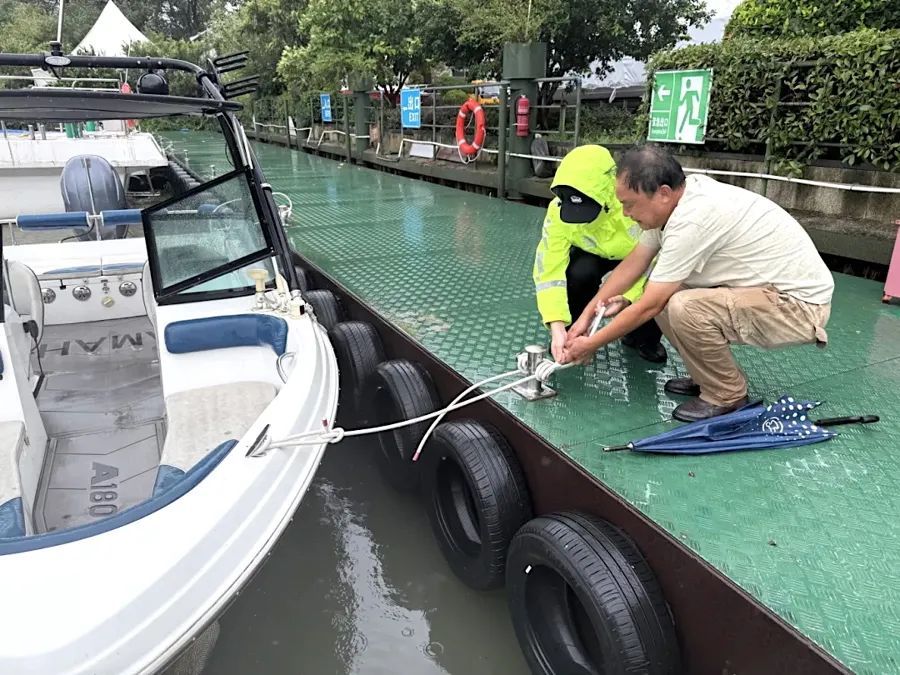 上海列车大面积晚点、停运！G40沪陕高速长江大桥封闭！警惕，上海今夜将风雨再起