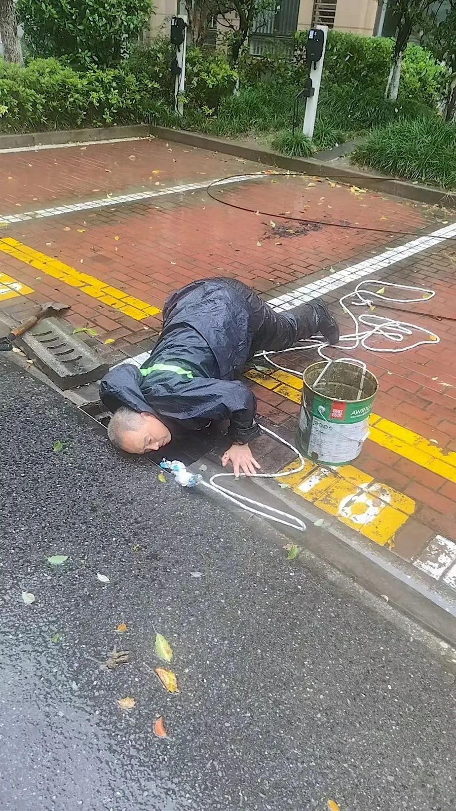 上海列车大面积晚点、停运！G40沪陕高速长江大桥封闭！警惕，上海今夜将风雨再起