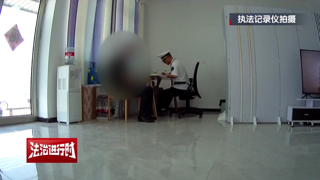 北京:执法人员突击查处“黑牙医”! 北京:执法人员突击查处“黑牙医”!