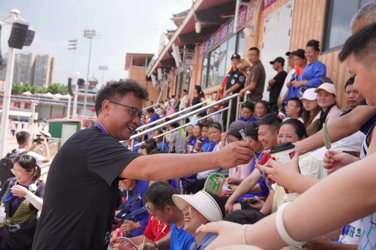 “村超”回归 &nbsp;贵州榕江县度过“感恩周末”