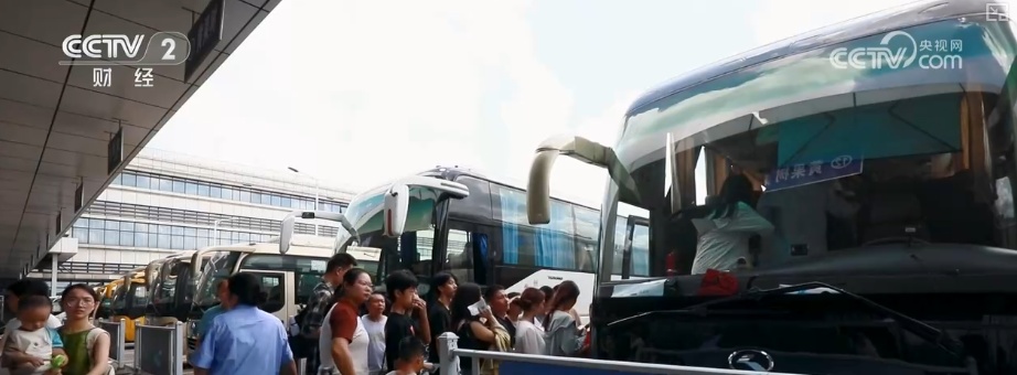 新服务拓展消费新场景 “清凉游”热度攀升燃动夏日文旅经济热力 新服务拓展消费新场景 “清凉游”热度攀升燃动夏日文旅经济热力