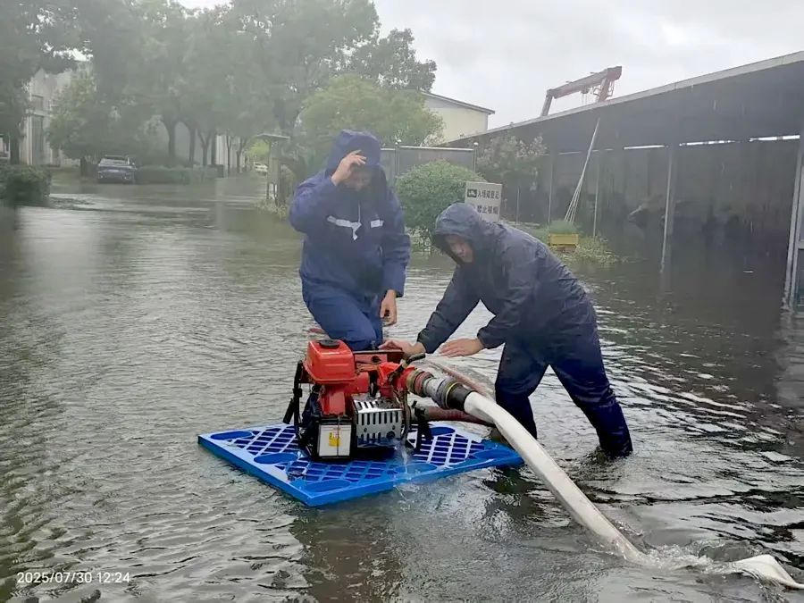 上海列车大面积晚点、停运！G40沪陕高速长江大桥封闭！警惕，上海今夜将风雨再起