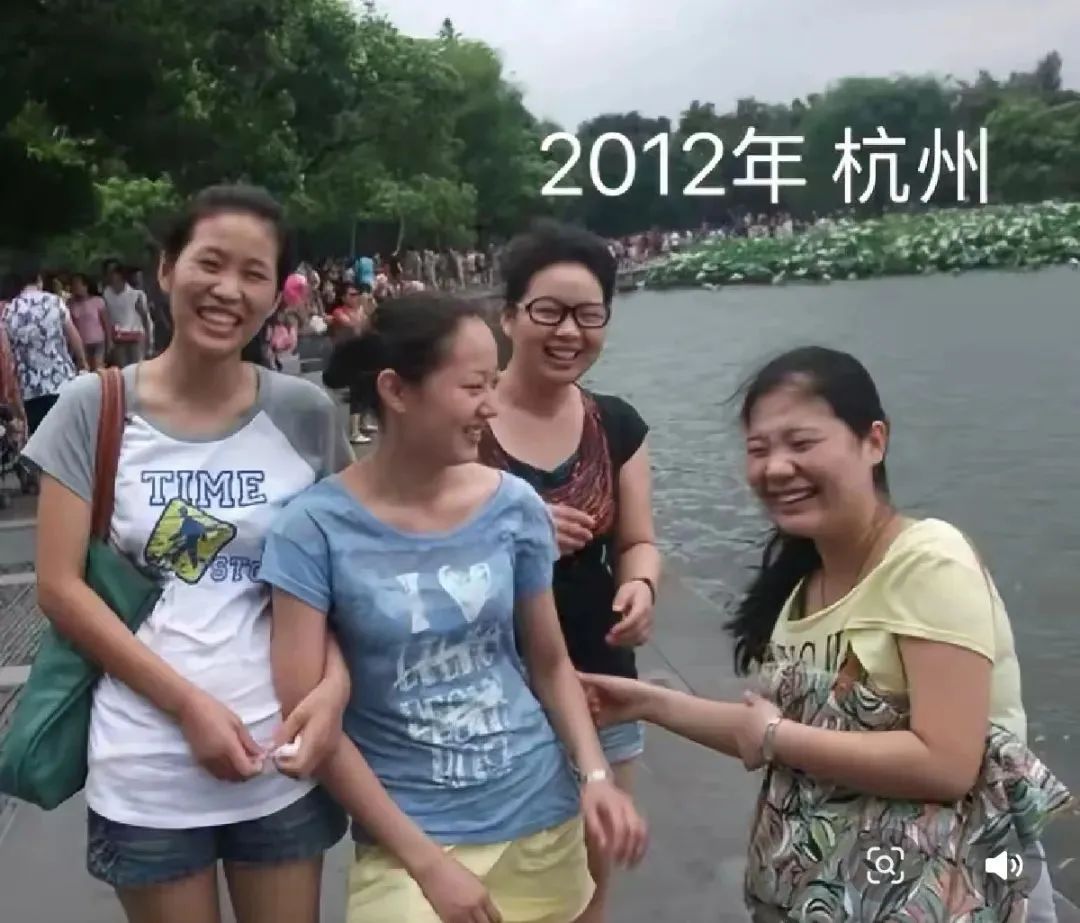 初代同事️这是我的“职场发小”️网友：多年后见面还能唠到半夜……