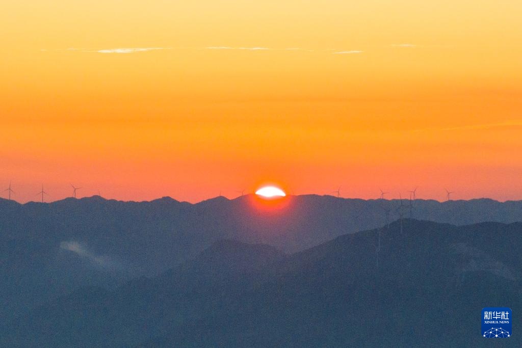 美丽中国丨湖南雪峰山日出云海美景