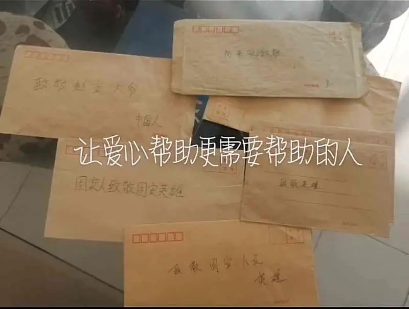 英雄逝去一年：食客排长队守护小店，家属捐善款帮助他人