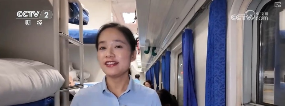 推着自行车上火车、晚上睡觉白天游玩 特色服务让山水之约有了全新打开方式 推着自行车上火车、晚上睡觉白天游玩 特色服务让山水之约有了全新打开方式