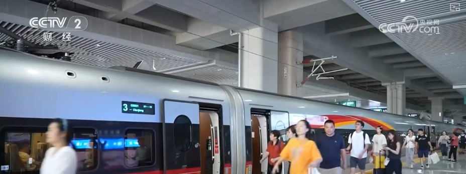 新服务拓展消费新场景 “清凉游”热度攀升燃动夏日文旅经济热力 新服务拓展消费新场景 “清凉游”热度攀升燃动夏日文旅经济热力