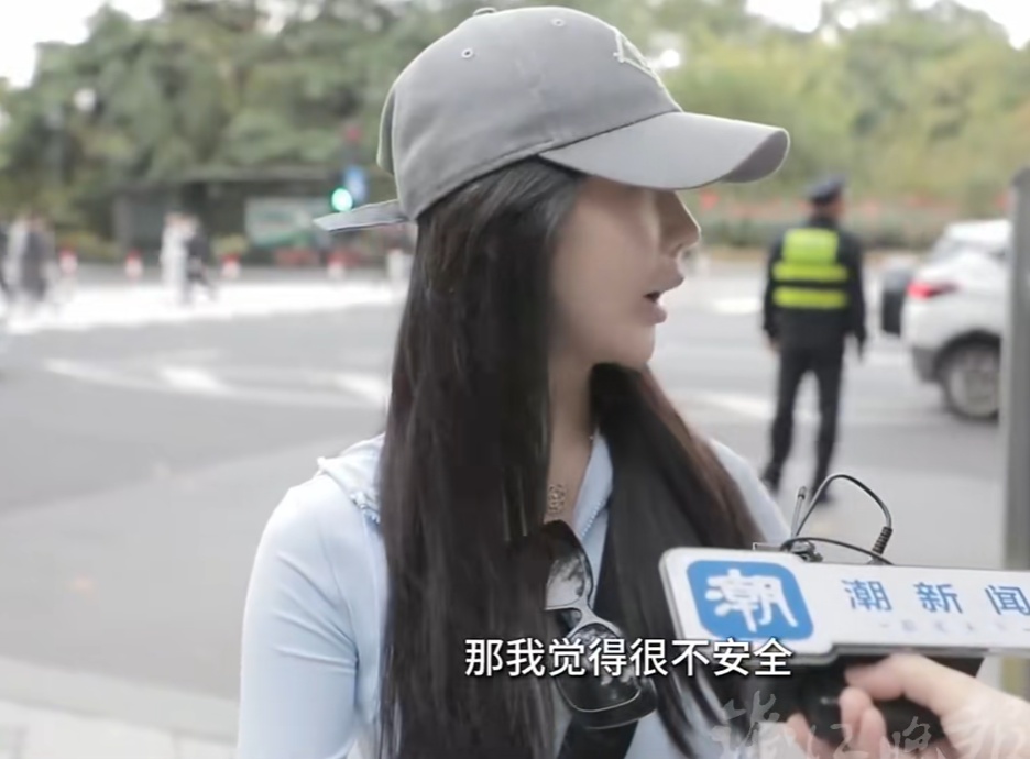 上海街头大量出现充电宝专车，执法部门：占道经营有漏电起火风险，严查！