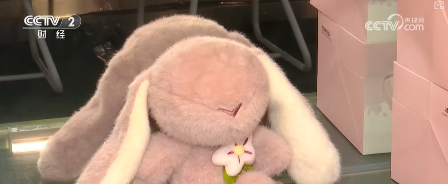 快乐、治愈、陪伴，“潮”出新高度！凭借“文化共鸣+创意表达”中国潮玩走红全球