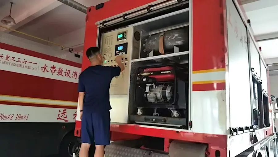 上海列车大面积晚点、停运！G40沪陕高速长江大桥封闭！警惕，上海今夜将风雨再起