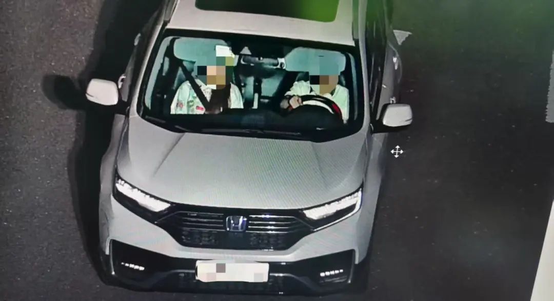 小情侣偷车“兜风”？这浪漫使不得！