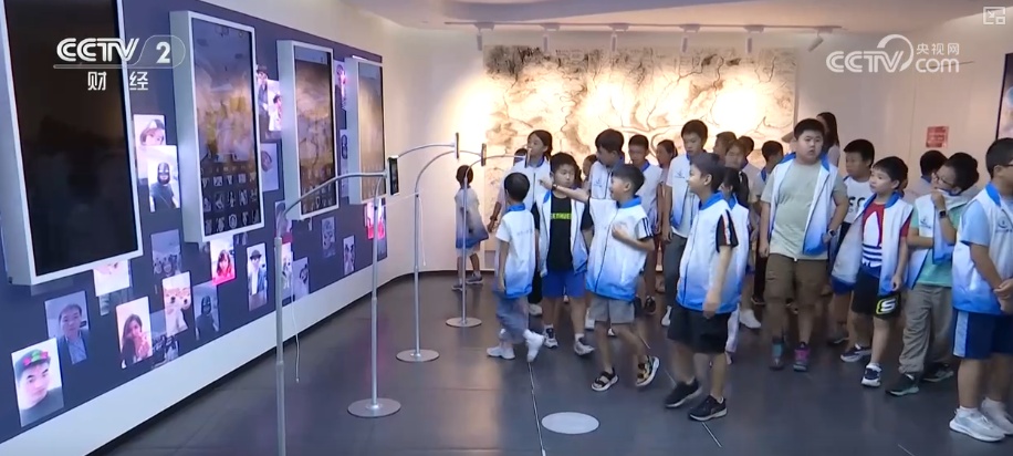 从“看护”到“培育”缓解“托管难” 多彩暑期公益夏令营激发孩子无限潜能