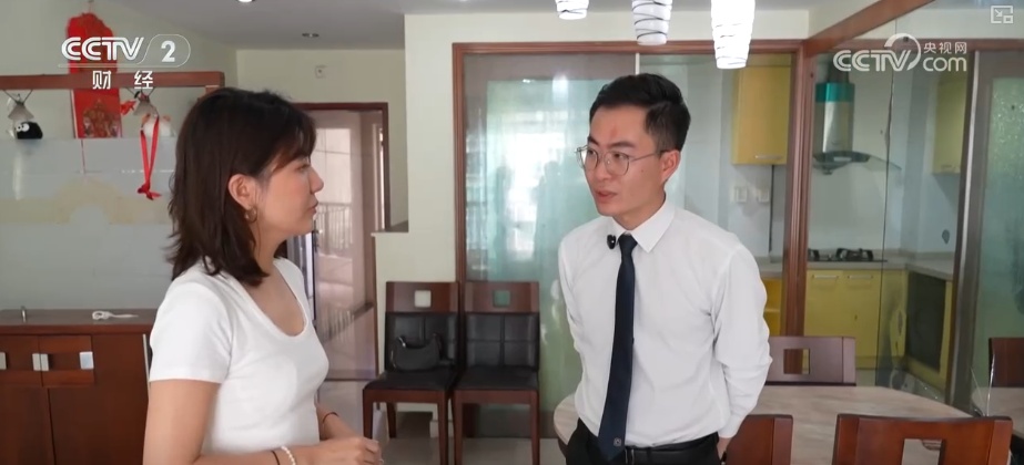 成交量创新高!利好“组合拳”惠及毕业生落脚“第一间房” 租赁市场持续火热 成交量创新高!利好“组合拳”惠及毕业生落脚“第一间房” 租赁市场持续火热