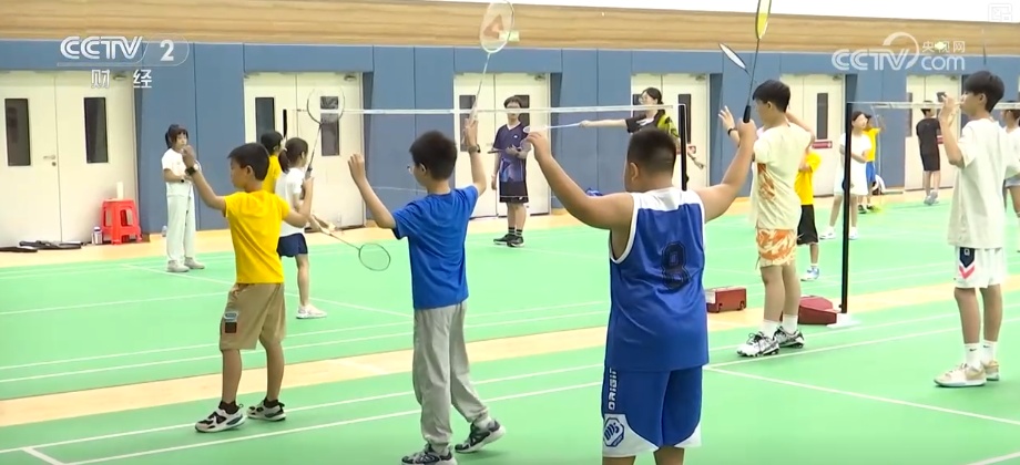 从“看护”到“培育”缓解“托管难” 多彩暑期公益夏令营激发孩子无限潜能