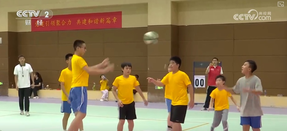 从“看护”到“培育”缓解“托管难” 多彩暑期公益夏令营激发孩子无限潜能