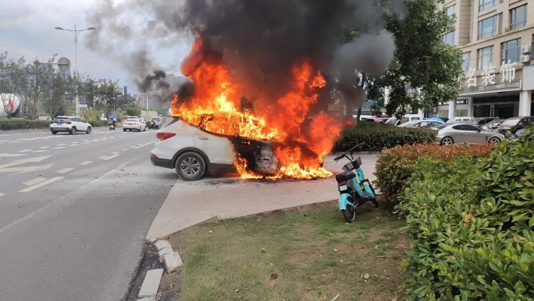天气炎热,谨防车辆“自燃”! 天气炎热,谨防车辆“自燃”!