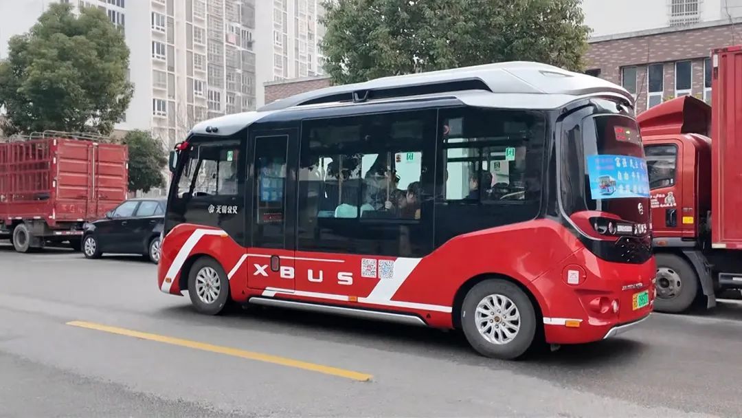 前门上人后门上快递，“不务正业”的南京503路火了！