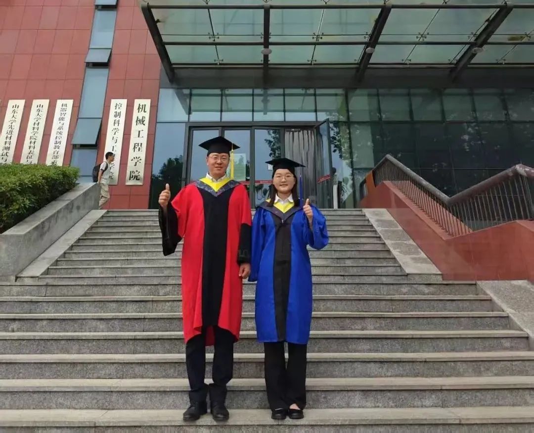 不写论文也能毕业？她用“1微米”拿到硕士学位