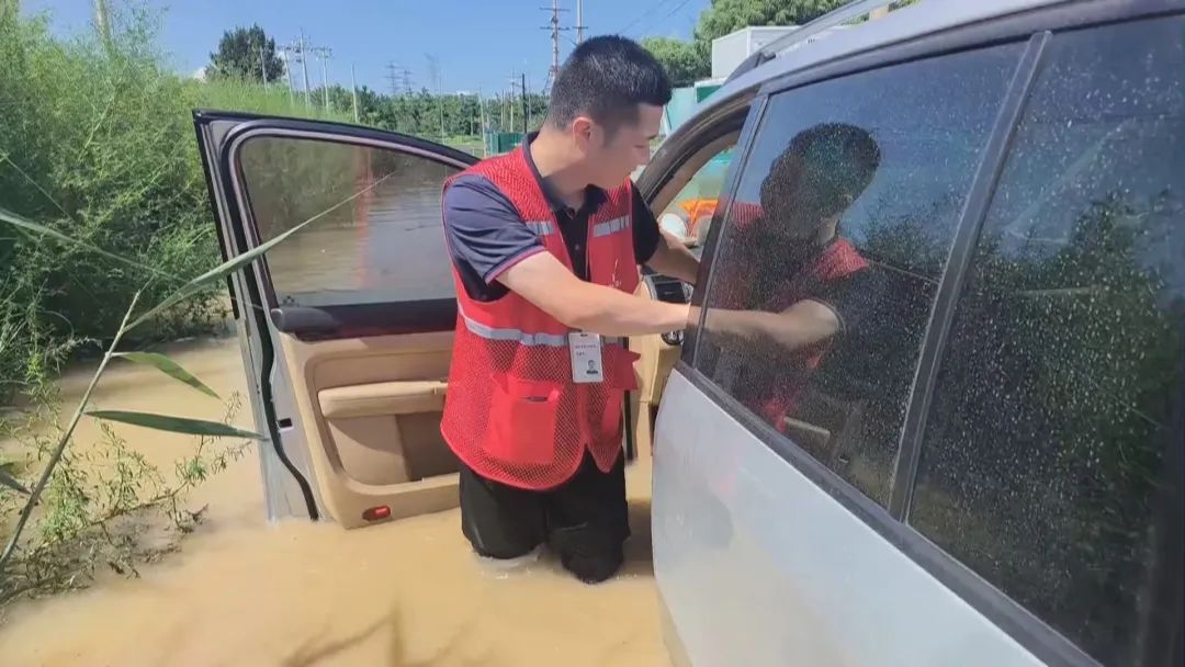 暴雨导致车辆泡水，保险赔不赔？