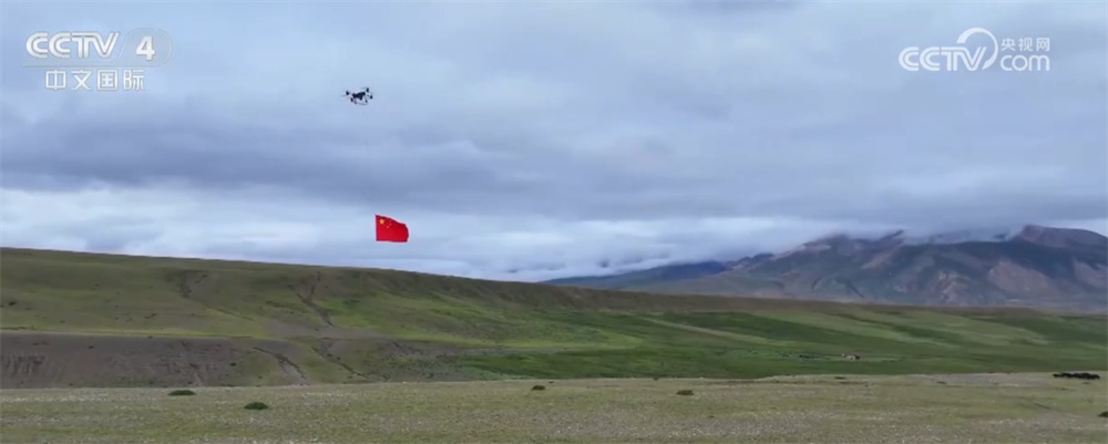 中国各地官兵举行升旗仪式共庆节日 用忠诚铸就军魂、肩负起保家卫国重任