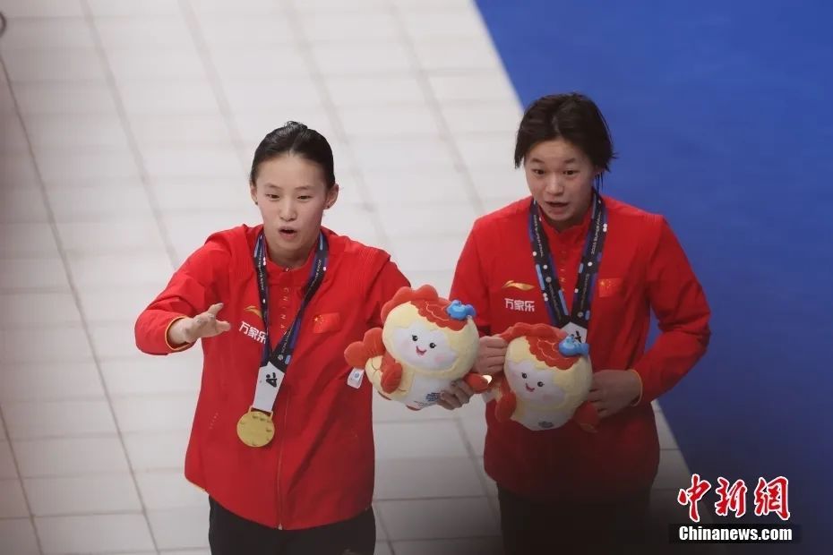 陈芋汐，包揽三金！