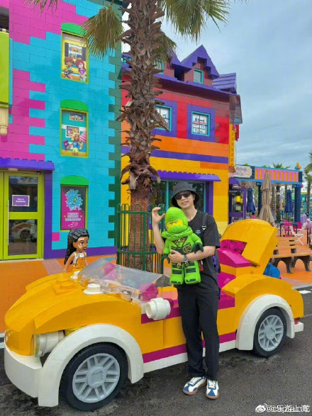 马龙打卡上海乐高乐园