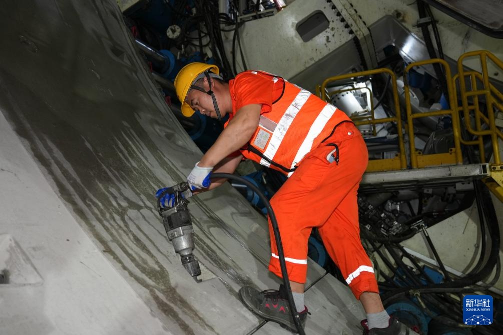 浙江：钱塘江隧道盾构掘进突破千环