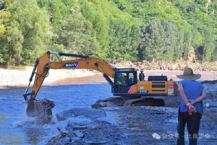 洪水退去 他们挥洒汗水换来百姓心安