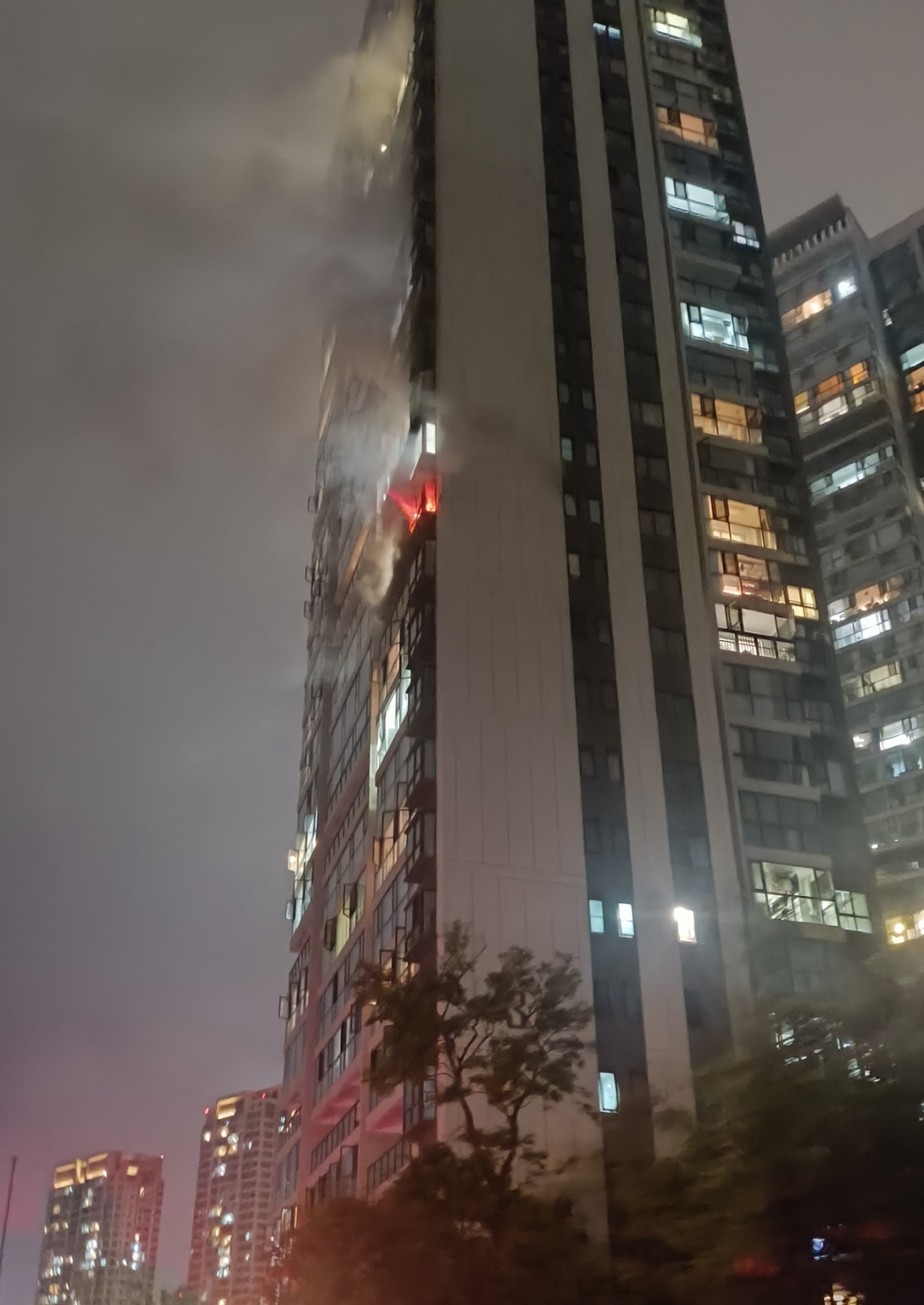 这瘾得戒！高层住宅突发火灾，原因竟是这个坏习惯