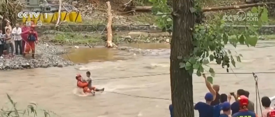 各地多部门全力应对汛情 各方力量有序开展灾后恢复工作