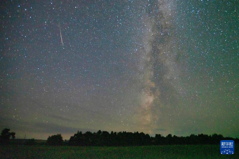 星空相册丨多场流星雨点亮夏日夜空 星空相册丨多场流星雨点亮夏日夜空