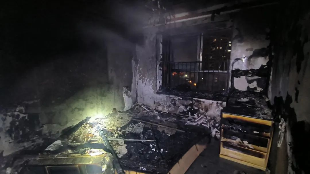 这瘾得戒！高层住宅突发火灾，原因竟是这个坏习惯