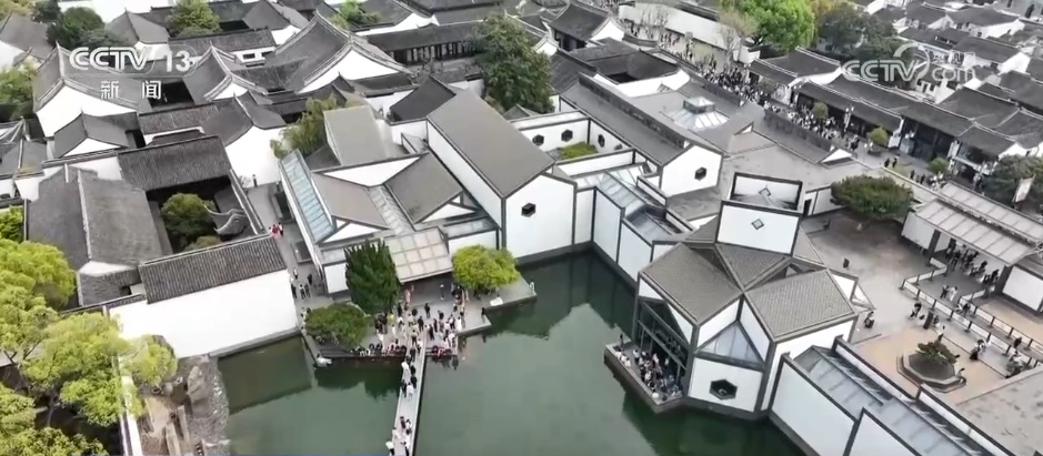 “圈粉”又“吸金” 小文创撬动文旅大经济